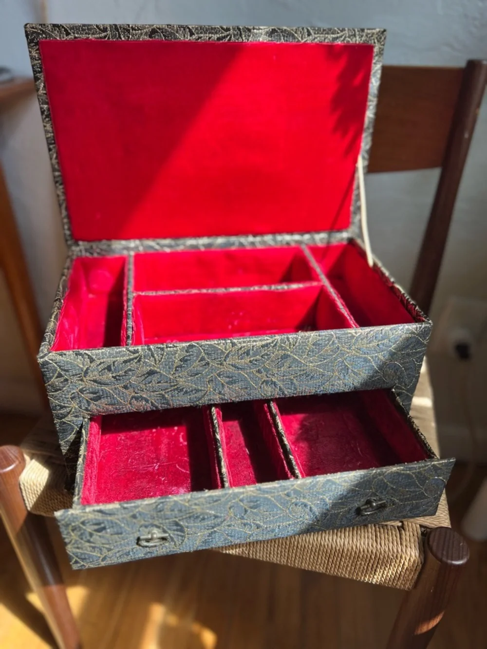 Vintage Hollywood Regency Jewelry Box Gold Brocade Velvet Organizer Chinoiserie